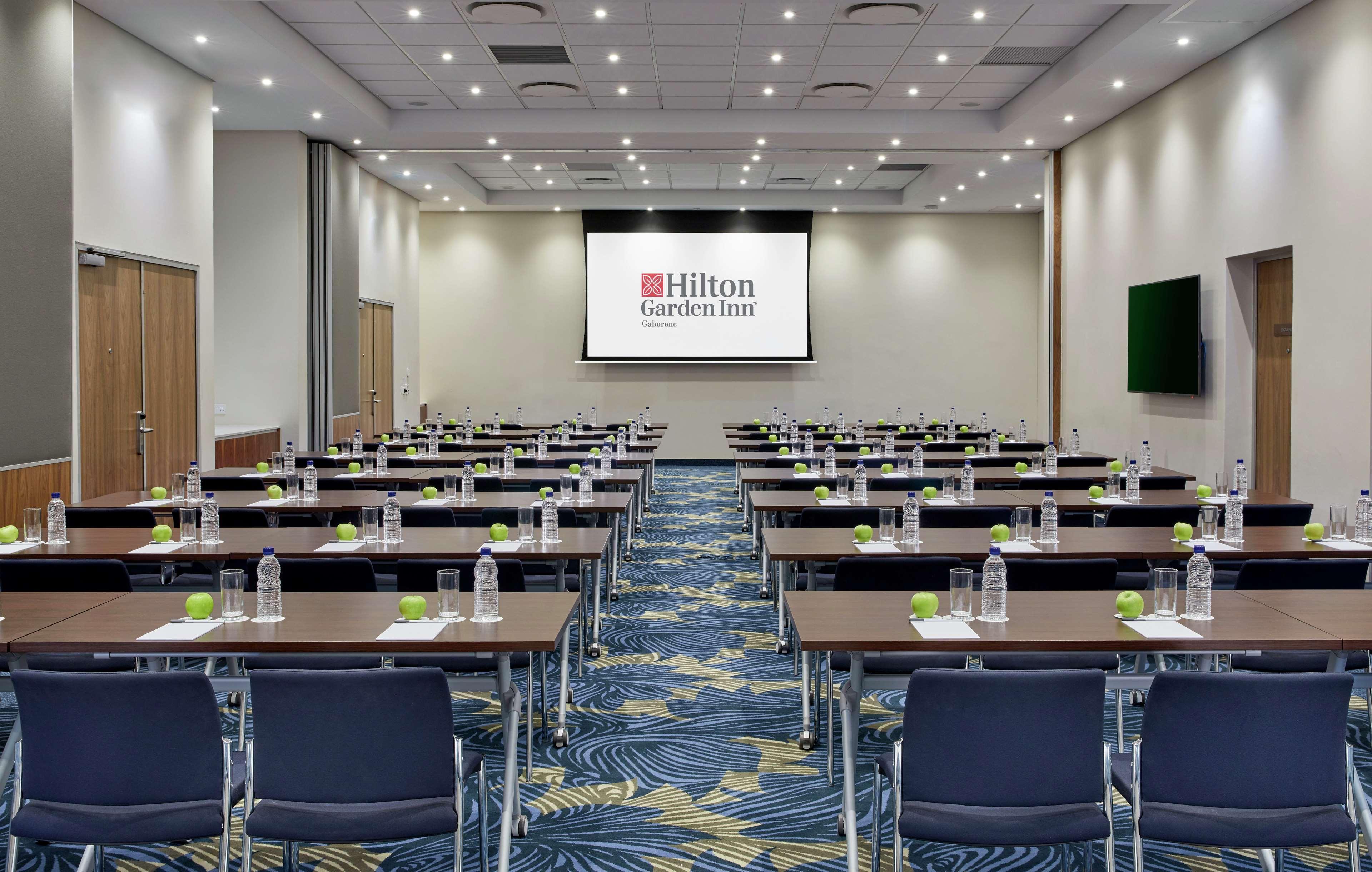 Hilton Garden Inn Gaborone, Botswana מראה חיצוני תמונה